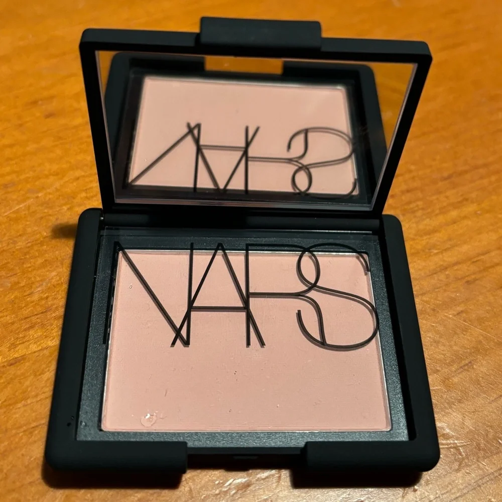 NARS Blush Behave